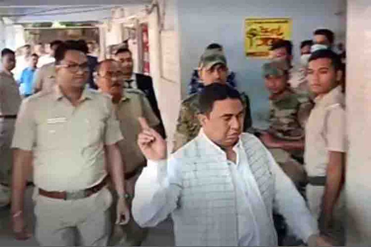 पुलिस हिरासत में शाहजहां शेख की दबंग चालढाल पर मचा सियासी बवाल